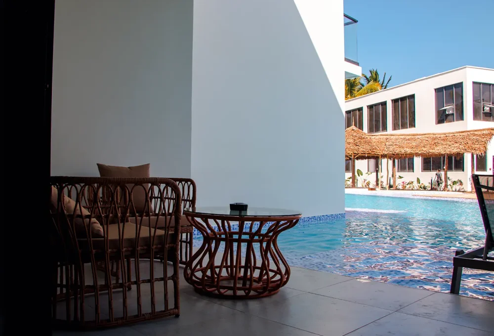 suite-pool007