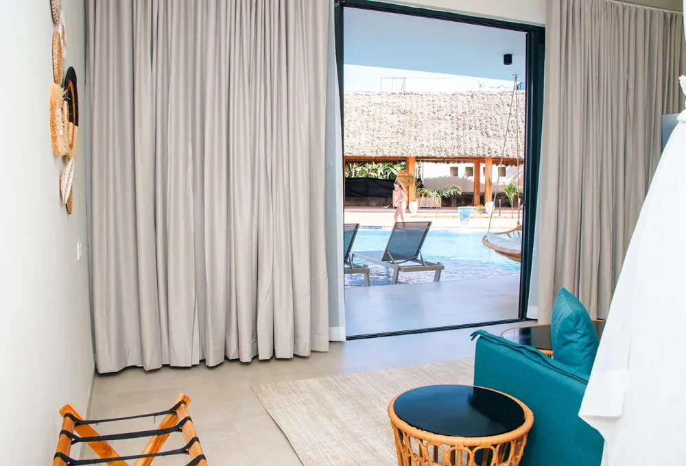 suite-pool008